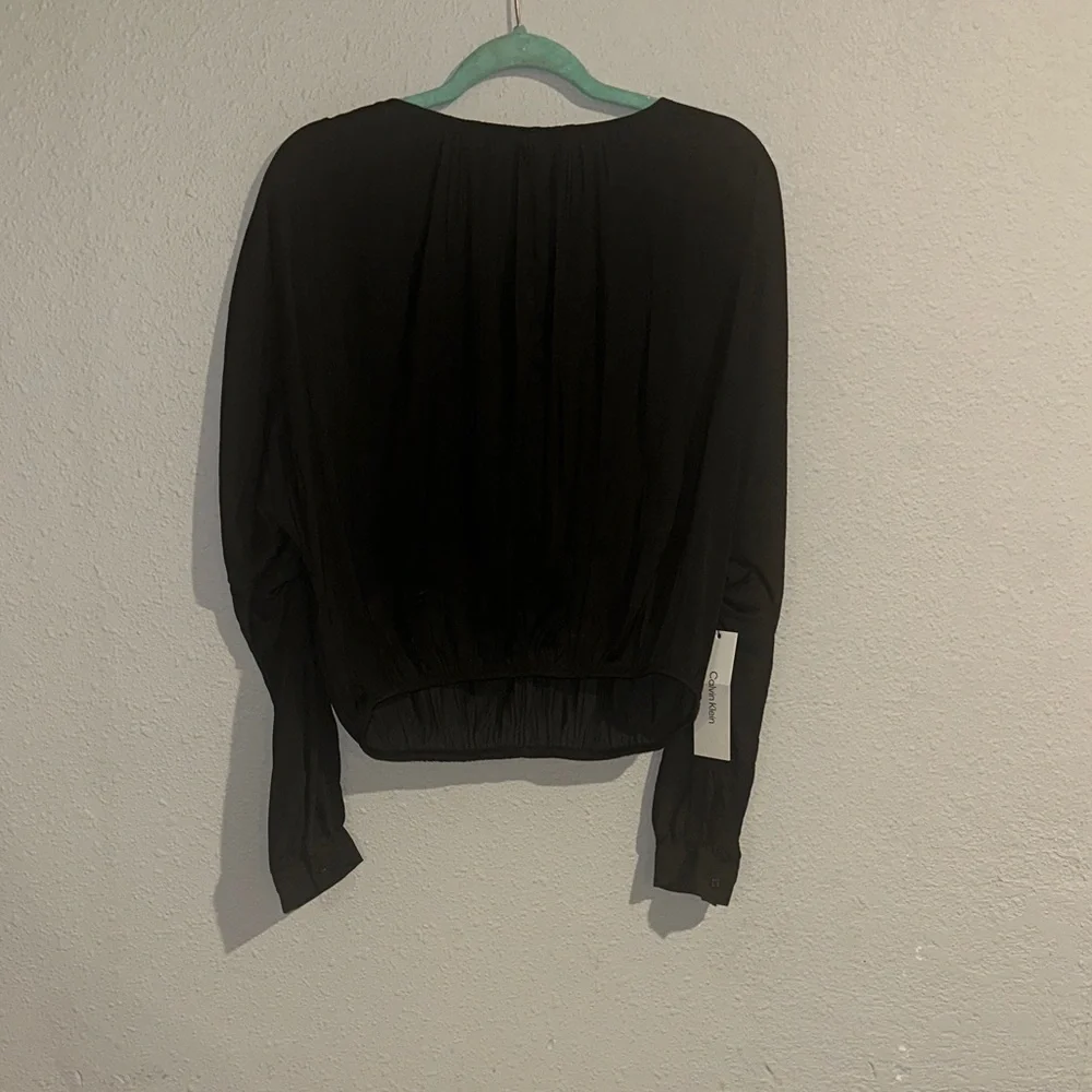 Calvin Klein Elegant Black V-Neck Blouse